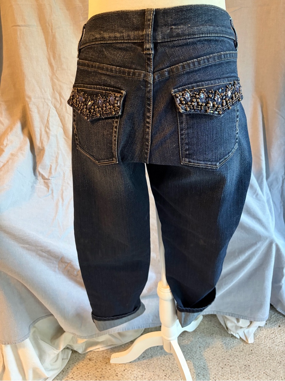 WHBM White House Black Market
Dark Blue Embellished Back Pocket Cropped Jeans